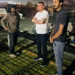 محافظ ذي قار يشرف ميدانياً على أعمال الصب الكونكريتي لشارع الصدرين ليلاً ويؤكد: مشاريعنا تسير بثبات ونسابق الزمن لخدمة المواطنين